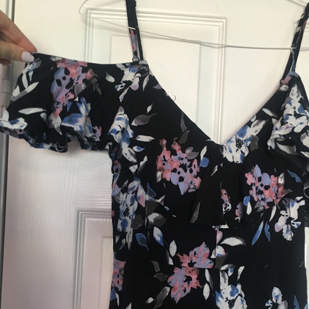 Floral jumpsuit with off the shoulder sleeves